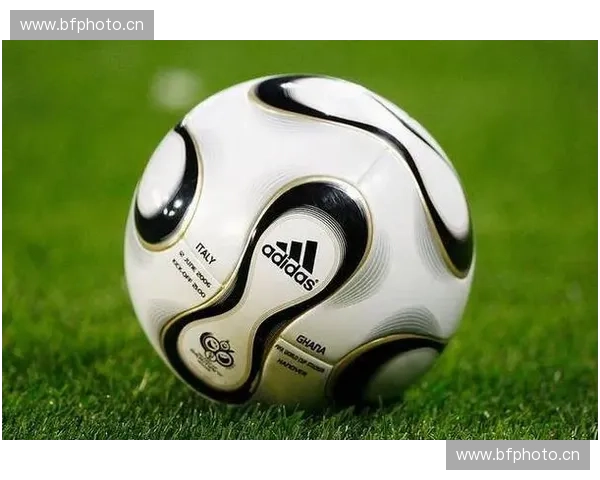 以世界杯官方用球演变历程展示足球科技发展与时代风貌多元特征性